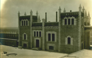 1916